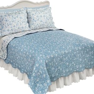 Blue floral King size microfiber Wayfair quilt (Quilt Only)
